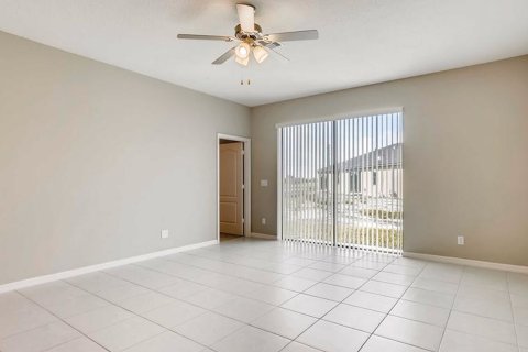 Townhouse in CELEBRATION POINTE in Fort Pierce, Florida 3 bedrooms, 139 sq.m. № 64135 - photo 2