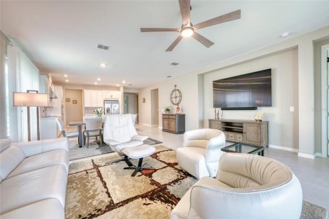 Villa ou maison à vendre à Kissimmee, Floride: 4 chambres, 222.87 m2 № 1302174 - photo 24