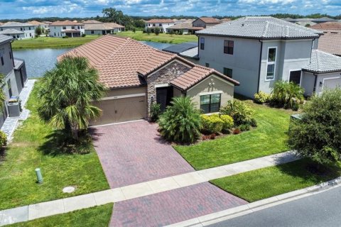 Villa ou maison à vendre à Kissimmee, Floride: 4 chambres, 222.87 m2 № 1302174 - photo 2