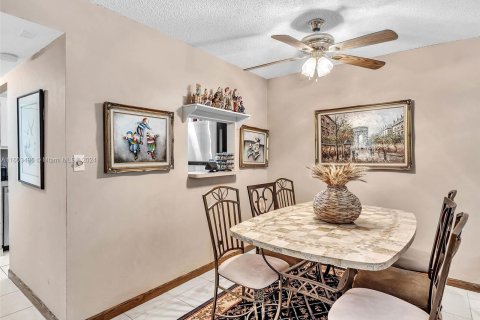 Condo in Sunrise, Florida, 1 bedroom  № 1223440 - photo 8