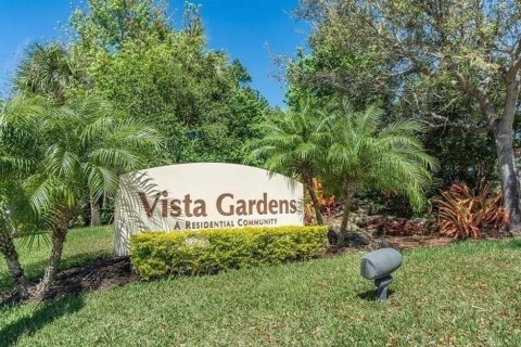 Condo in Vero Beach, Florida, 2 bedrooms  № 1155876 - photo 1