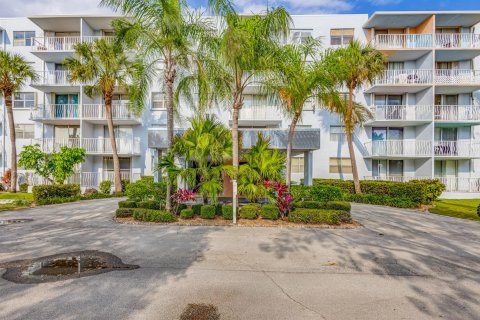 Copropriété à vendre à West Palm Beach, Floride: 1 chambre, 65.4 m2 № 1009713 - photo 22