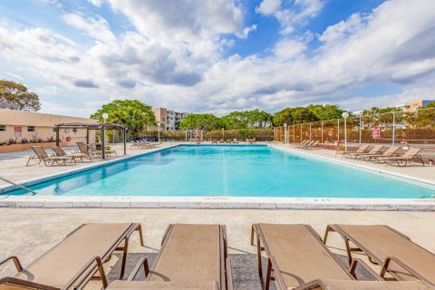 Condo in West Palm Beach, Florida, 1 bedroom  № 1009713 - photo 9