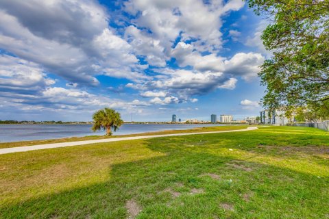 Condo in West Palm Beach, Florida, 1 bedroom  № 1009713 - photo 20