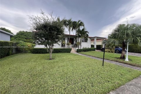 House in Miami, Florida 3 bedrooms, 114.92 sq.m. № 1365683 - photo 2