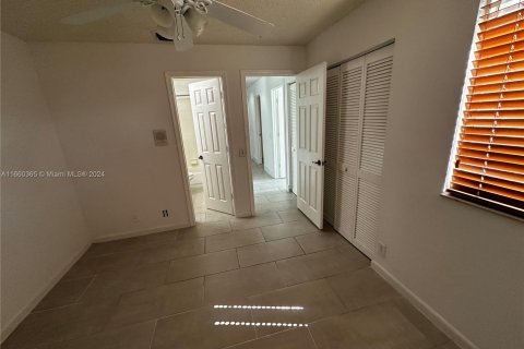 Villa ou maison à vendre à Weston, Floride: 6 chambres, 246.38 m2 № 1365725 - photo 11