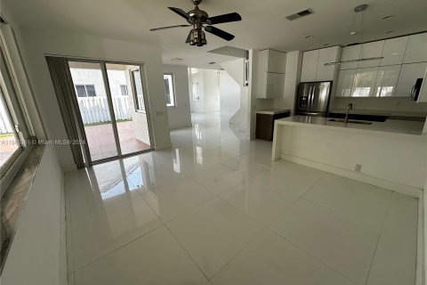 Villa ou maison à vendre à Weston, Floride: 6 chambres, 246.38 m2 № 1365725 - photo 6