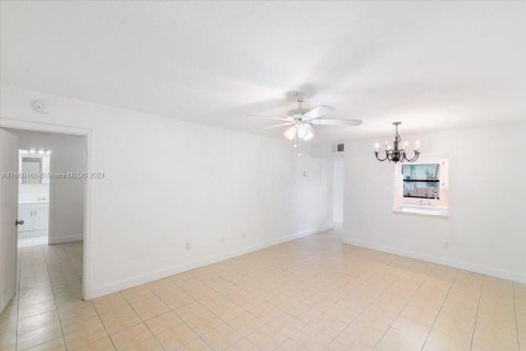 Townhouse in Homestead, Florida 3 bedrooms, 98.76 sq.m. № 1365640 - photo 22