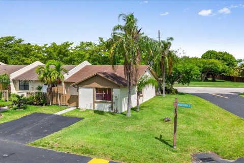 Touwnhouse à louer à Homestead, Floride: 3 chambres, 98.76 m2 № 1365640 - photo 1