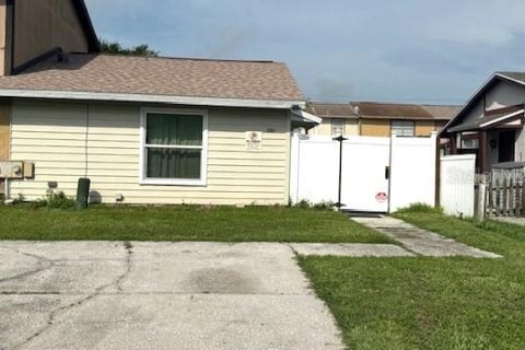 House in Tampa, Florida 1 bedroom, 59.27 sq.m. № 1365154 - photo 1