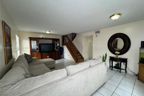 Copropriété à vendre à Hialeah, Floride: 3 chambres, 124.49 m2 № 1269185 - photo 2