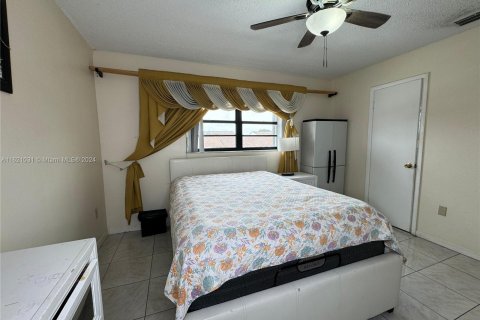 Condo in Hialeah, Florida, 3 bedrooms  № 1269185 - photo 7