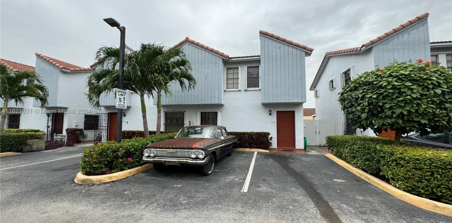 Condo in Hialeah, Florida, 3 bedrooms  № 1269185