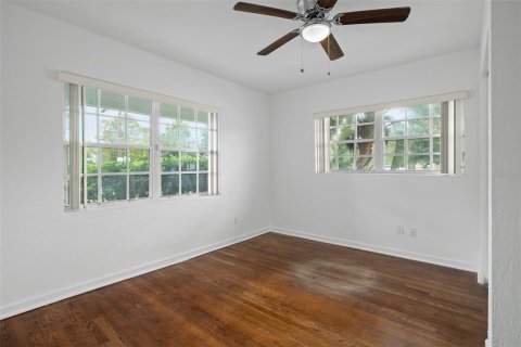 Commercial property in Orlando, Florida 6 bedrooms, 251.77 sq.m. № 1387507 - photo 19