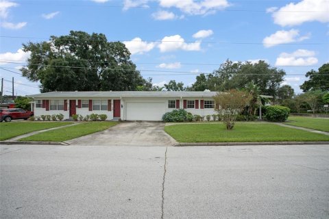 Commercial property in Orlando, Florida 6 bedrooms, 251.77 sq.m. № 1387507 - photo 2