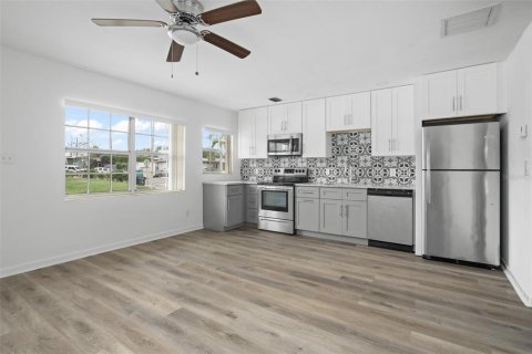 Immobilier commercial à vendre à Orlando, Floride: 6 chambres, 251.77 m2 № 1387507 - photo 28