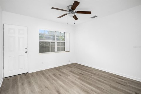 Commercial property in Orlando, Florida 6 bedrooms, 251.77 sq.m. № 1387507 - photo 25