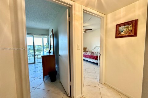 Condo in Coconut Creek, Florida, 2 bedrooms  № 1160885 - photo 21