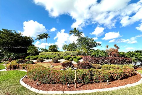 Condo in Coconut Creek, Florida, 2 bedrooms  № 1160885 - photo 1