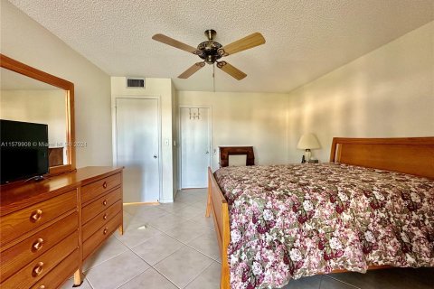 Condo in Coconut Creek, Florida, 2 bedrooms  № 1160885 - photo 28