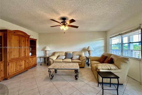 Condo in Coconut Creek, Florida, 2 bedrooms  № 1160885 - photo 17