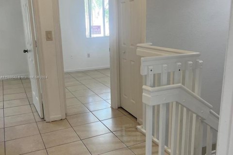 Townhouse in Homestead, Florida 3 bedrooms, 120.96 sq.m. № 1222964 - photo 8