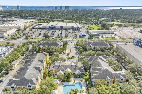 Condo in Tampa, Florida, 2 bedrooms  № 1419379 - photo 16