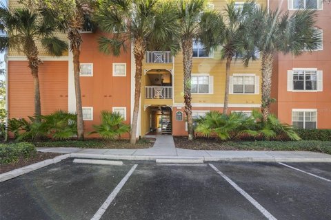 Condo in Tampa, Florida, 2 bedrooms  № 1419379 - photo 1