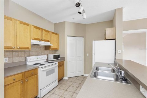 Condo in Tampa, Florida, 2 bedrooms  № 1419379 - photo 4