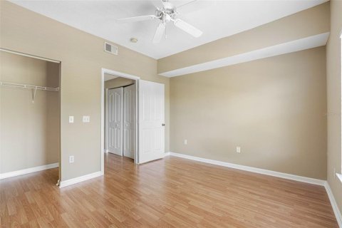 Condo in Tampa, Florida, 2 bedrooms  № 1419379 - photo 12