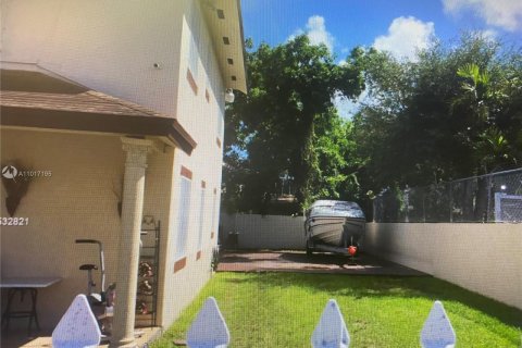 Купить коммерческую недвижимость в Майами, Флорида № 1165 - фото 2