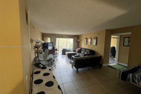 Copropriété à vendre à Sunrise, Floride: 2 chambres, 116.31 m2 № 1004821 - photo 7