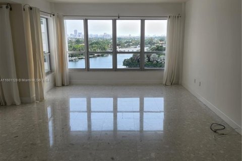 Condominio en alquiler en Bay Harbor Islands, Florida, 1 dormitorio, 106.84 m2 № 1368897 - foto 8