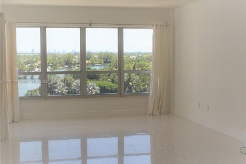 Copropriété à louer à Bay Harbor Islands, Floride: 1 chambre, 106.84 m2 № 1368897 - photo 9