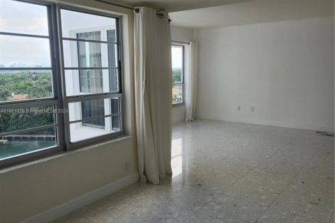 Condominio en alquiler en Bay Harbor Islands, Florida, 1 dormitorio, 106.84 m2 № 1368897 - foto 10