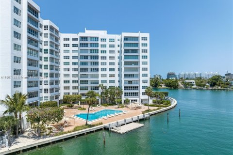 Copropriété à louer à Bay Harbor Islands, Floride: 1 chambre, 106.84 m2 № 1368897 - photo 2