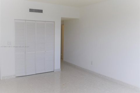 Condominio en alquiler en Bay Harbor Islands, Florida, 1 dormitorio, 106.84 m2 № 1368897 - foto 27