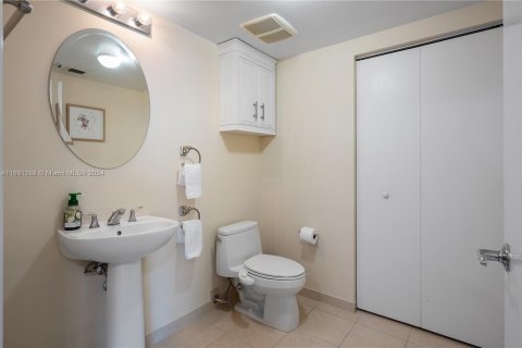 Condo in Sunny Isles Beach, Florida, 1 bedroom  № 1368899 - photo 11