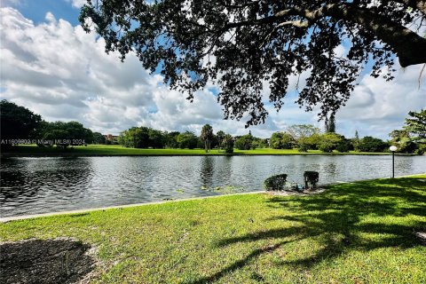 Condo in Lauderhill, Florida, 2 bedrooms  № 1232161 - photo 30