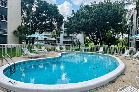 Condo in Lauderhill, Florida, 2 bedrooms  № 1232161 - photo 25