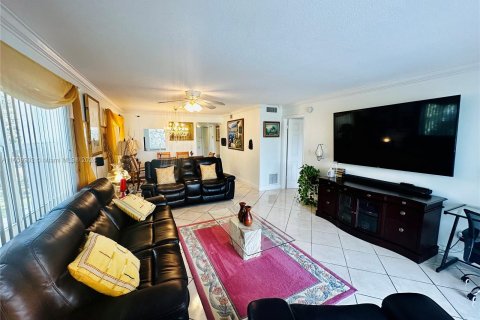 Copropriété à vendre à Lauderhill, Floride: 2 chambres, 99.41 m2 № 1232161 - photo 11