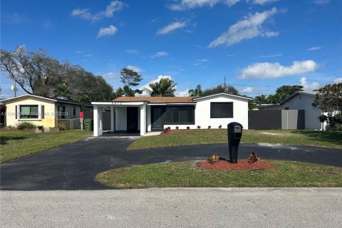 Villa ou maison à vendre à Pembroke Pines, Floride: 3 chambres, 141.77 m2 № 1232198 - photo 2