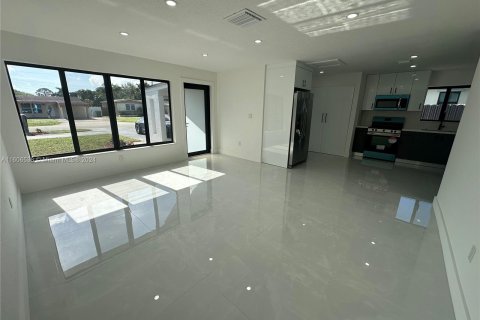 Villa ou maison à vendre à Pembroke Pines, Floride: 3 chambres, 141.77 m2 № 1232198 - photo 10