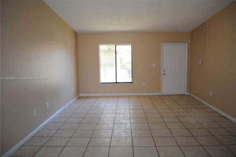 Townhouse in Homestead, Florida 3 bedrooms, 105.91 sq.m. № 1232162 - photo 2