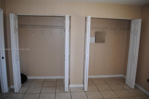 Townhouse in Homestead, Florida 3 bedrooms, 105.91 sq.m. № 1232162 - photo 9