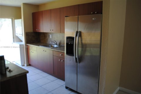 Townhouse in Homestead, Florida 3 bedrooms, 105.91 sq.m. № 1232162 - photo 4