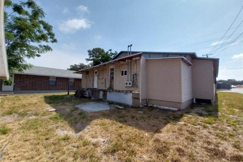 Duplex in Lakeland, Florida 5 bedrooms, 167.22 sq.m. № 1246161 - photo 6