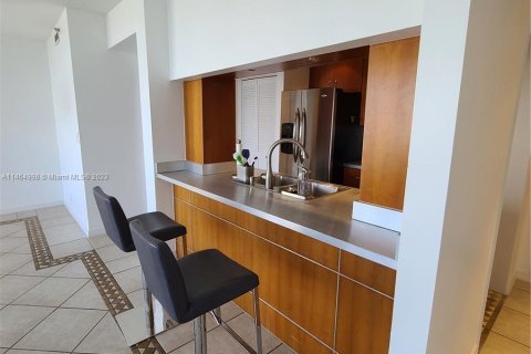 Condo in Miami, Florida, 1 bedroom  № 758822 - photo 16