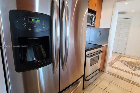 Condo in Miami, Florida, 1 bedroom  № 758822 - photo 14