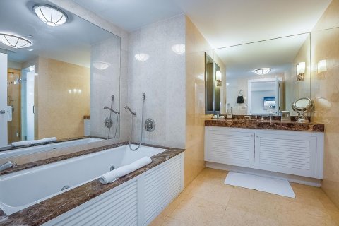 Condo in Fort Lauderdale, Florida, 3 bedrooms  № 1005074 - photo 11